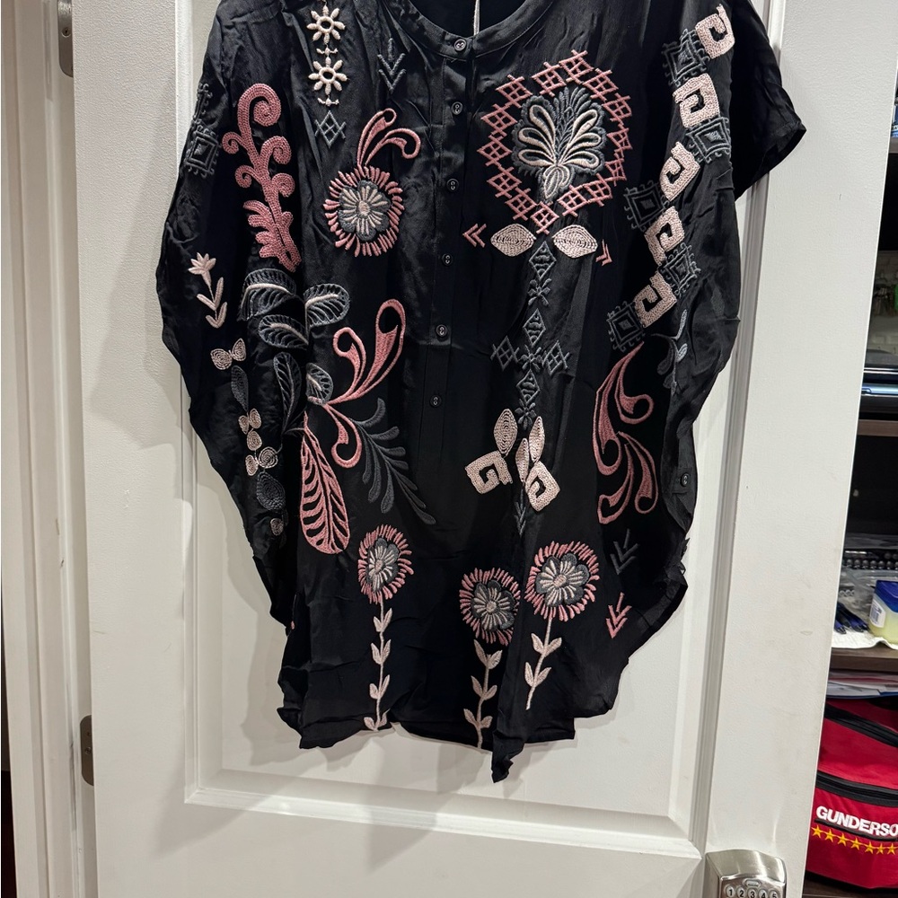 Johnny Was Embroidered Black Floral Women's Top - Picture 2 of 9